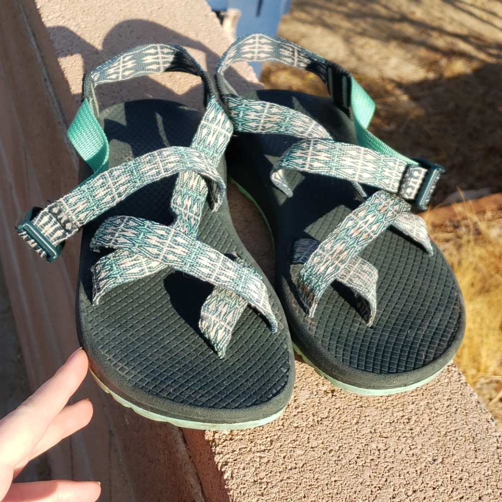 Chaco Sandles size 8
